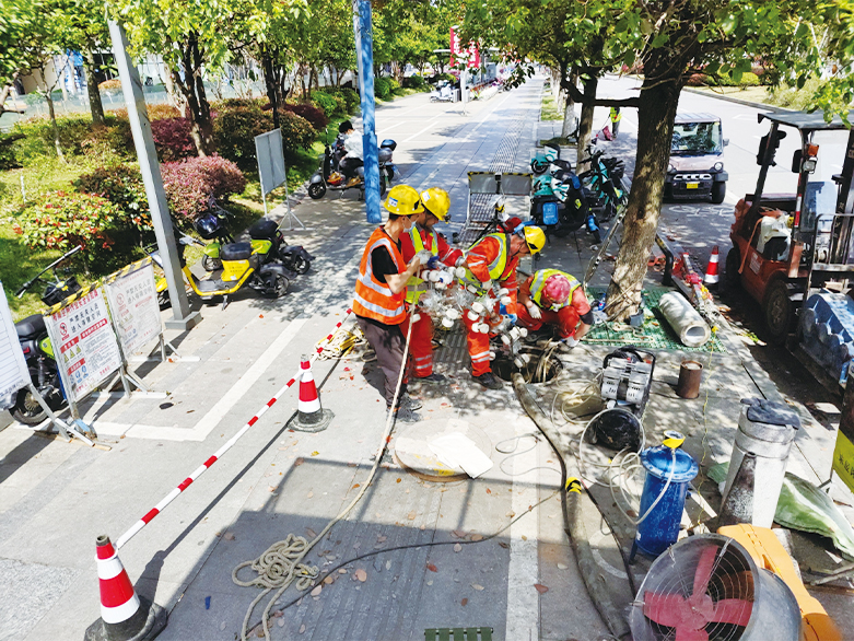  长清UV-CIPP紫外光固化修复